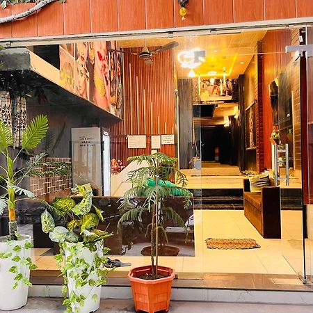 Pallav Guest House 乌贾因 外观 照片