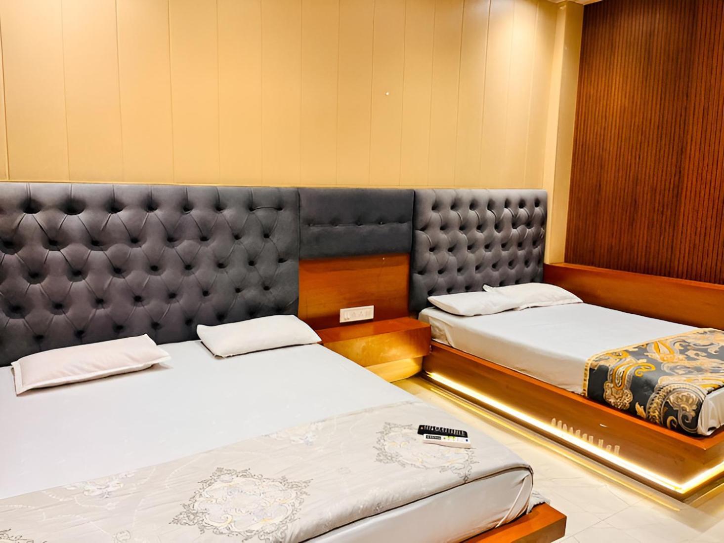 Pallav Guest House 乌贾因 外观 照片
