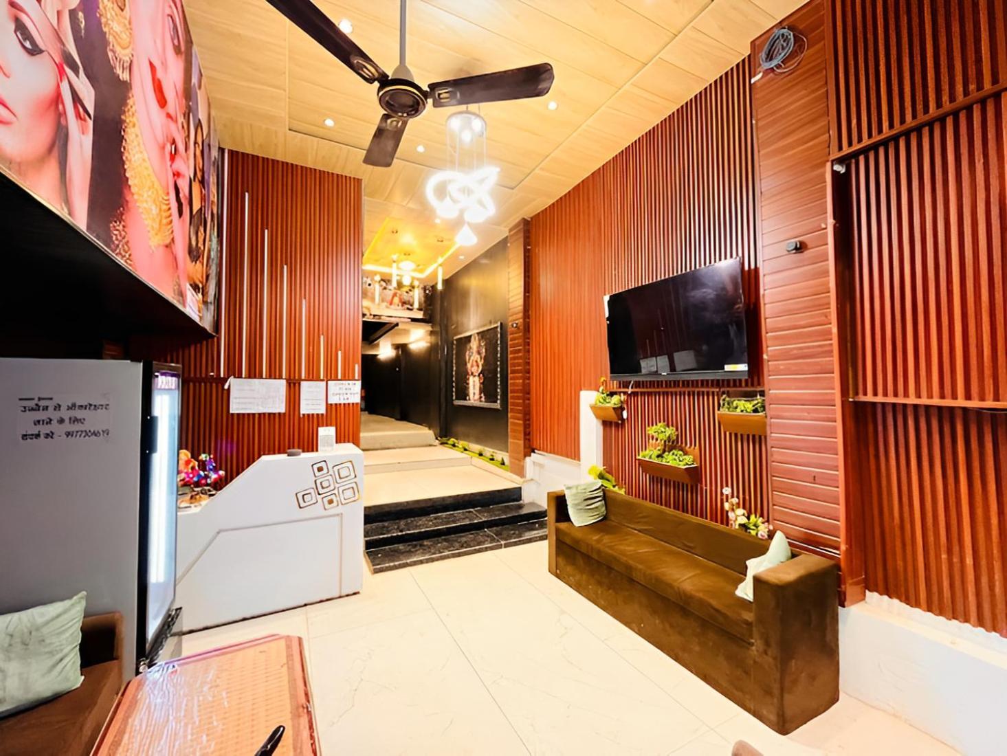 Pallav Guest House 乌贾因 外观 照片